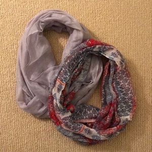 Gray and Floral Patterned Infinity Scarf Set